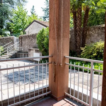 Casa Comparin 아파트 레사